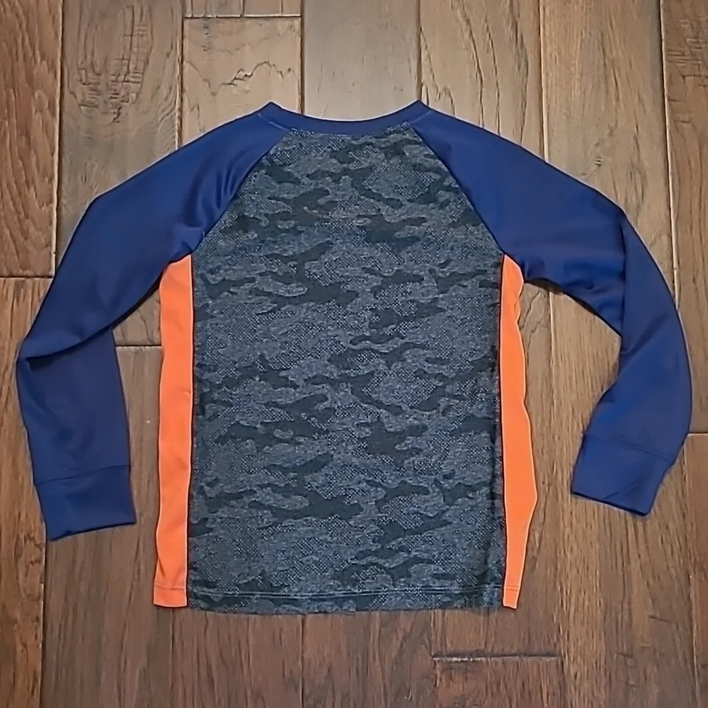 💥3for$12💥 Oshkosh boys long-sleeved shirt size 8